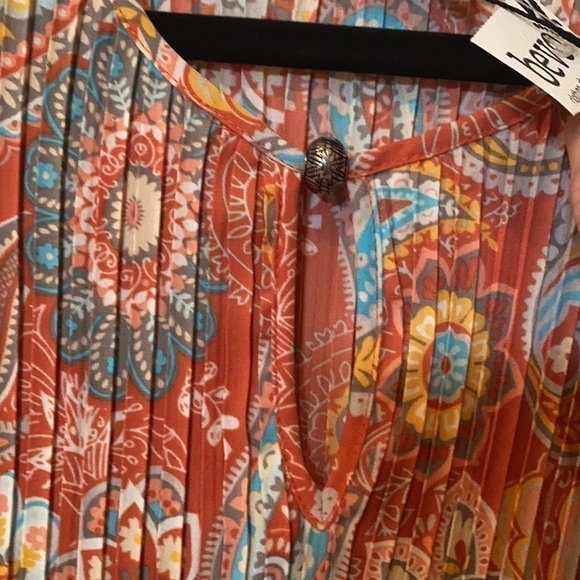 Melissa Paige pleated top flare bottom top Sz L NWT - Picture 4 of 5